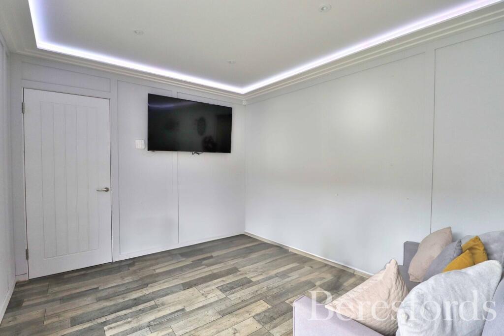 Additional property image - Fifth Avenue, Chelmsford, CM1