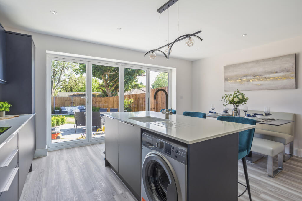 Additional property image - Hanningfield Park, Rettendon Common, CM3
