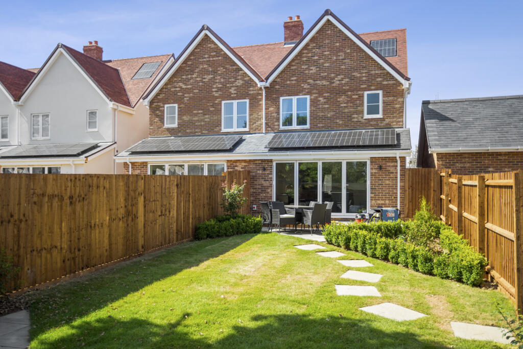 Additional property image - Hanningfield Park, Rettendon Common, CM3