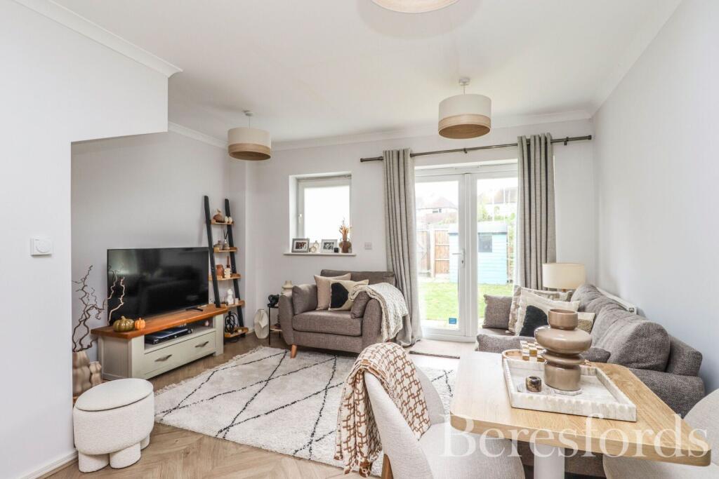 Main image of property: Chelmer Road, Chelmsford, CM2