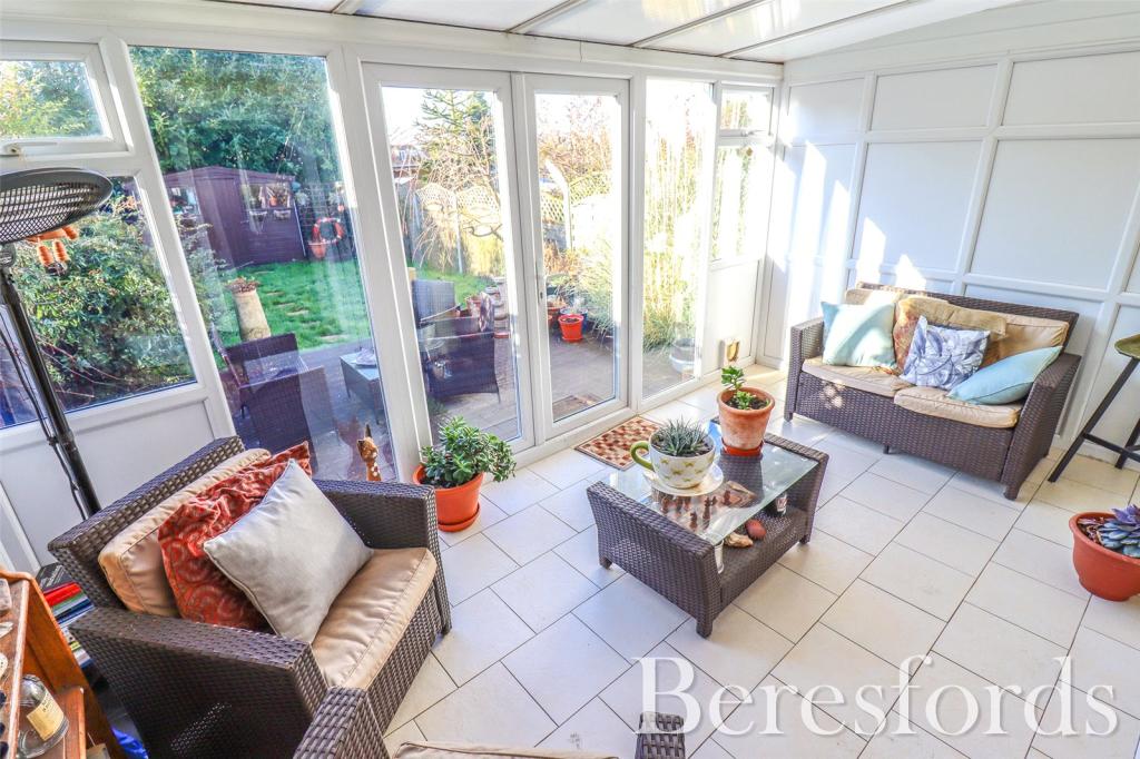 3 bedroom semidetached house for sale in Warley Mount, Warley, CM14