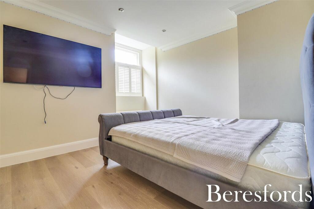 Additional property image - Thorndon Park, Ingrave, CM13