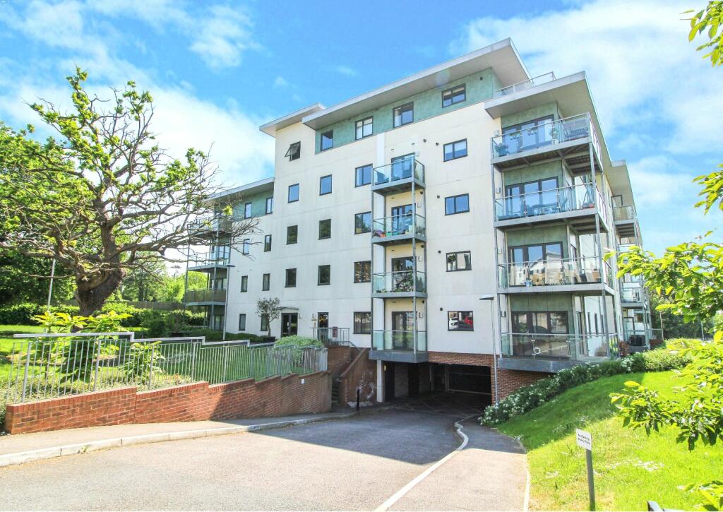1 bedroom apartment for sale in Rollason Way, Brentwood, CM14