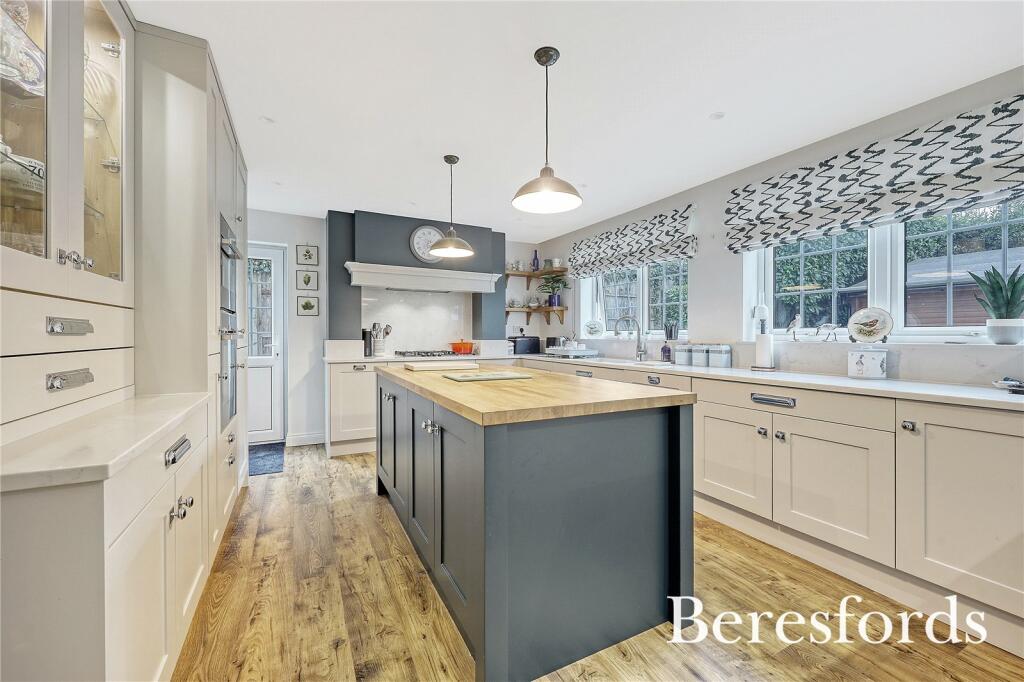 Additional property image - Headley Chase, Warley, CM14
