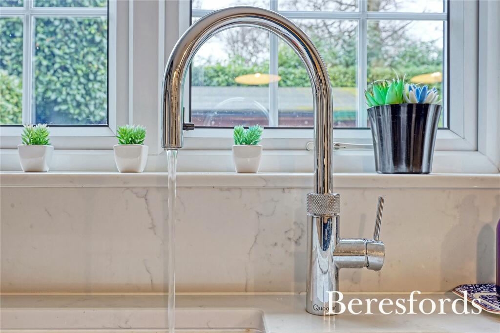 Additional property image - Headley Chase, Warley, CM14