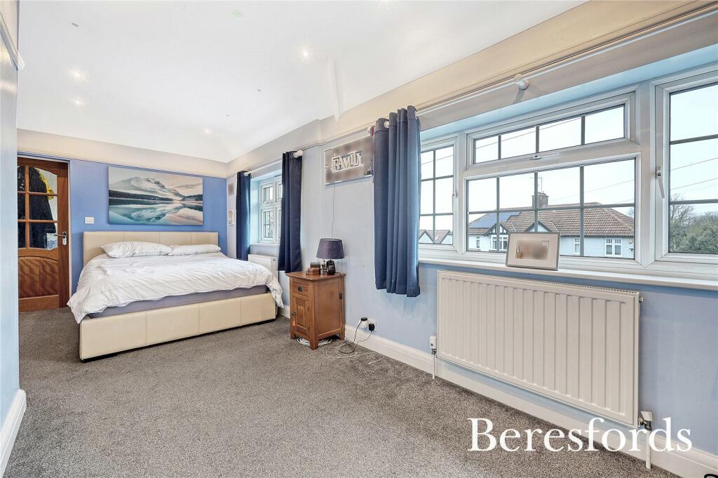 Additional property image - Headley Chase, Warley, CM14