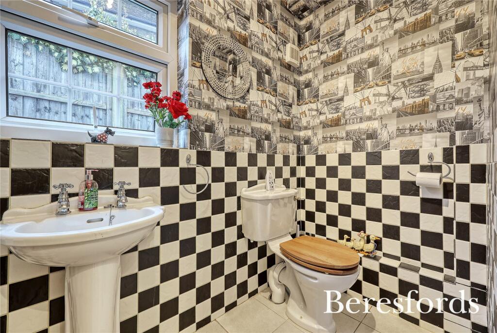 Additional property image - Headley Chase, Warley, CM14