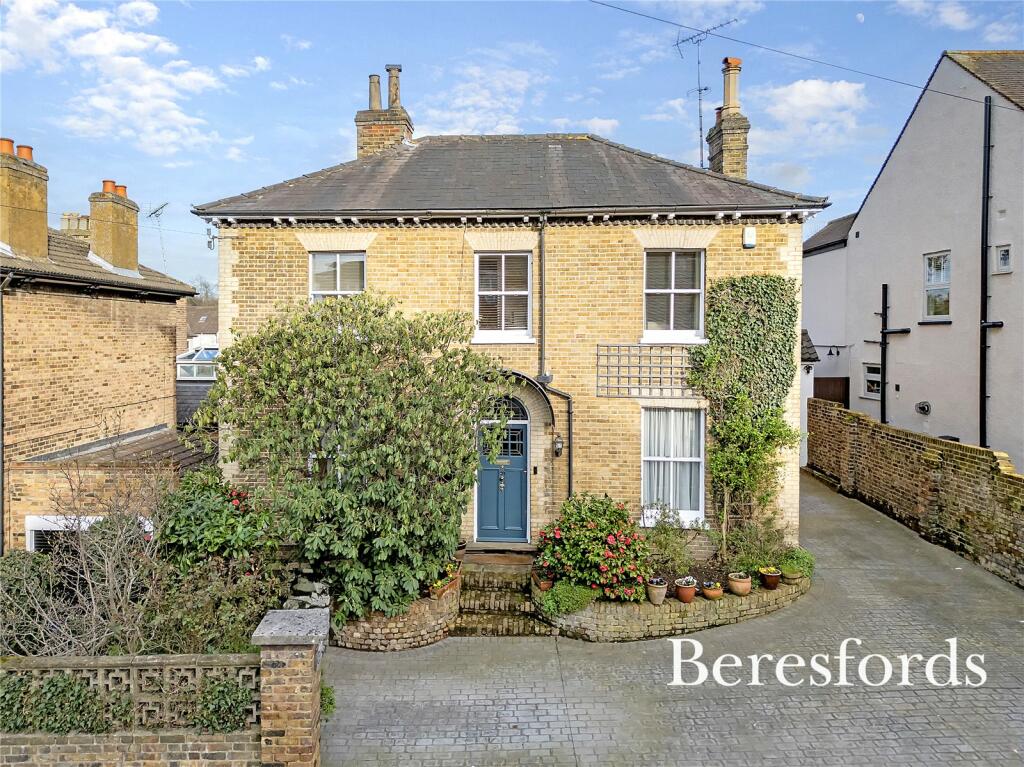 4 bedroom detached house for sale in Warley Hill, Warley, CM14