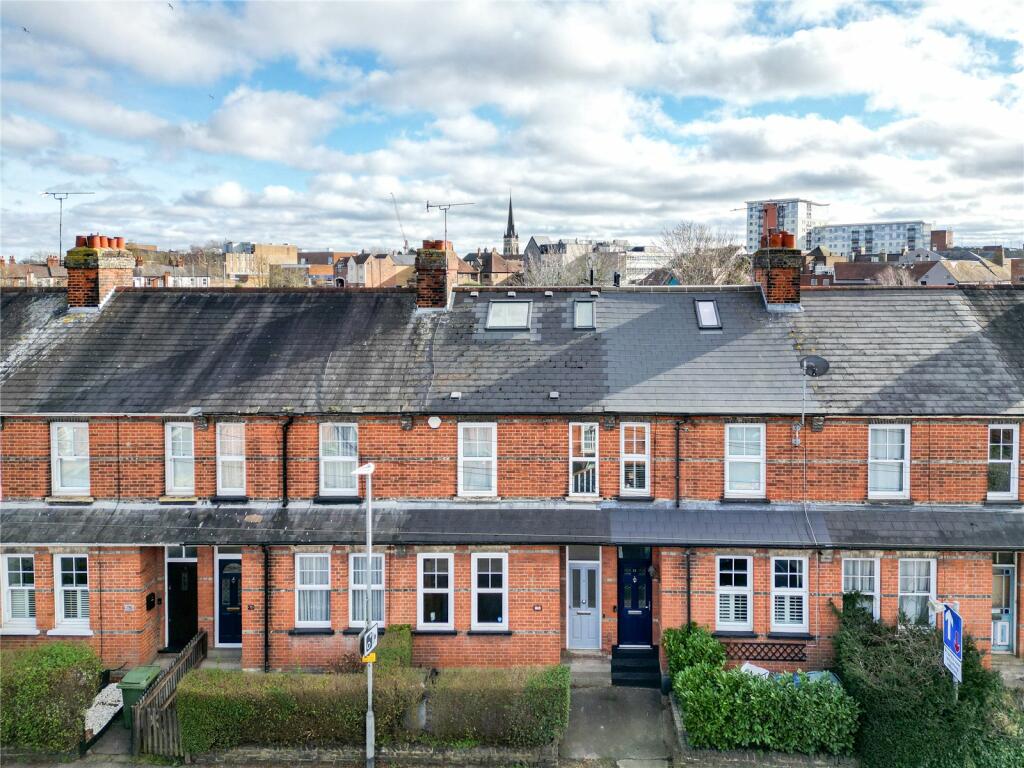 3 bedroom terraced house for sale in Western Road, Brentwood, CM14