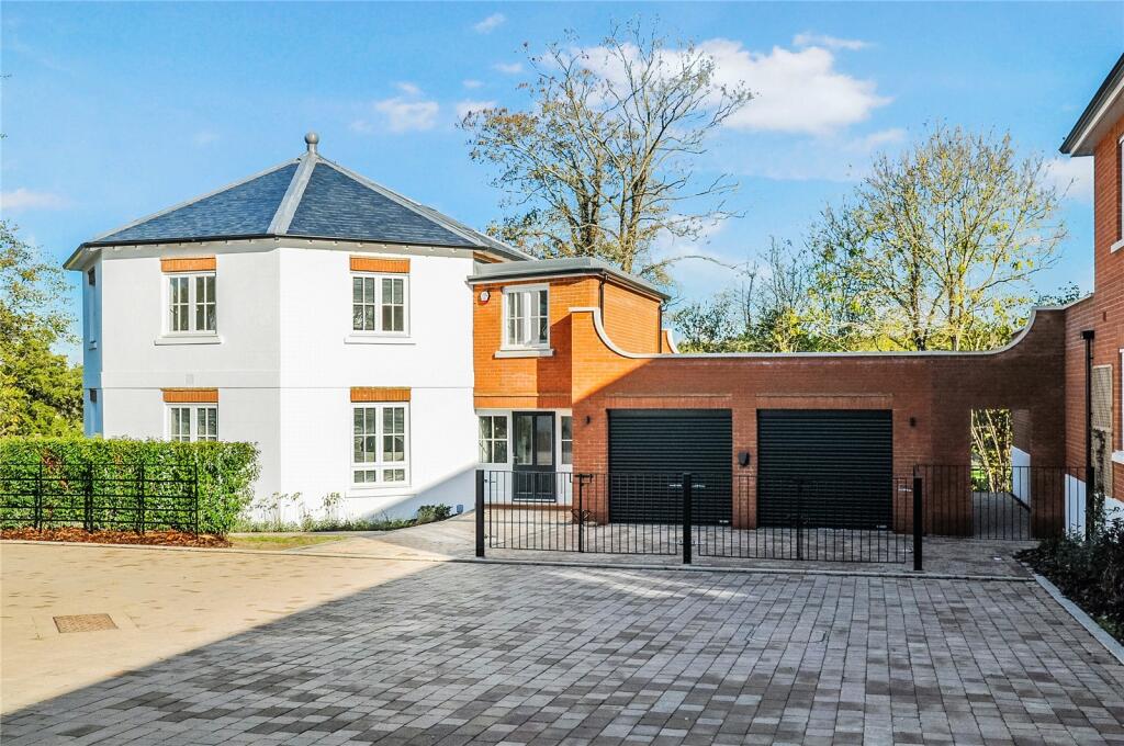 Additional property image - 1 Boyles Court, Dark Lane,, CM14