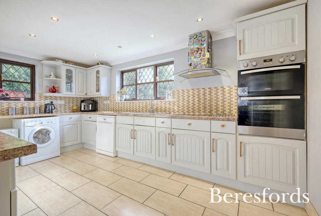Additional property image - Fox Hatch, Kelvedon Hatch, CM15