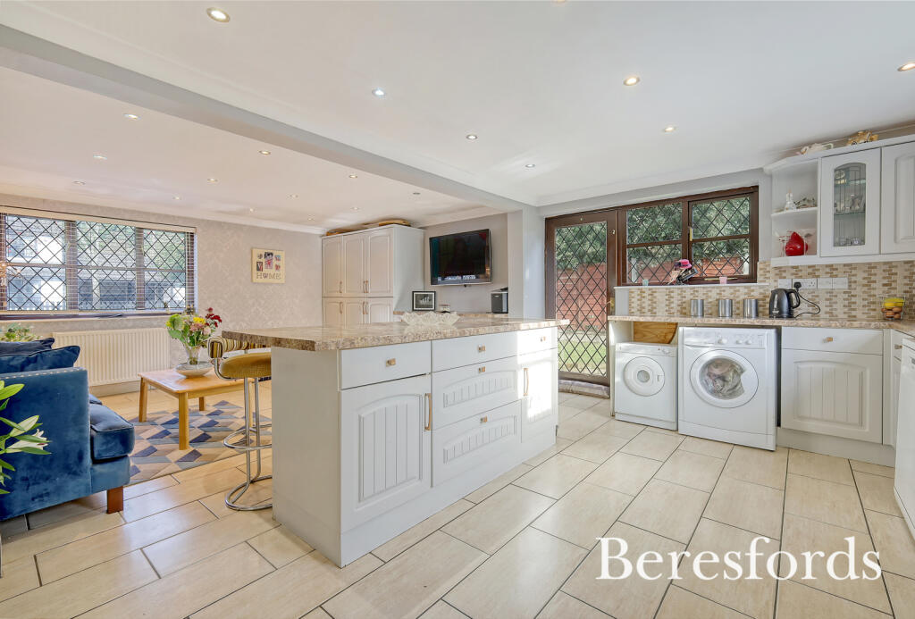 Additional property image - Fox Hatch, Kelvedon Hatch, CM15