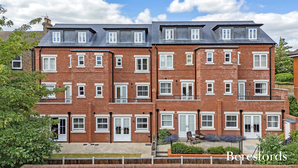 Main image of property: Eastfield Road, Brentwood, CM14