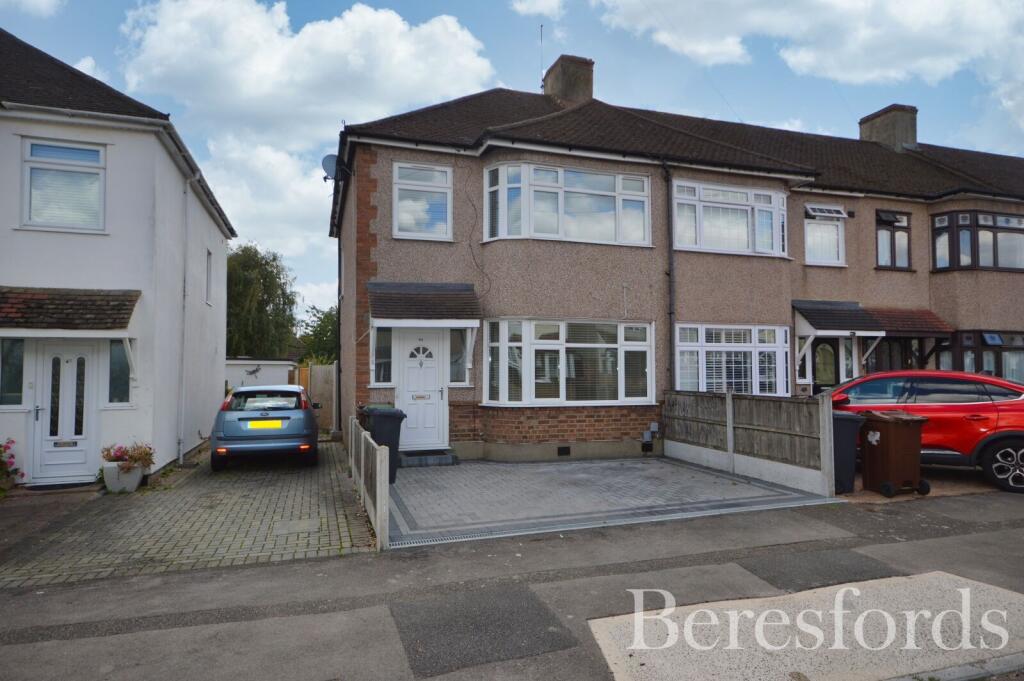 3 bedroom end of terrace house