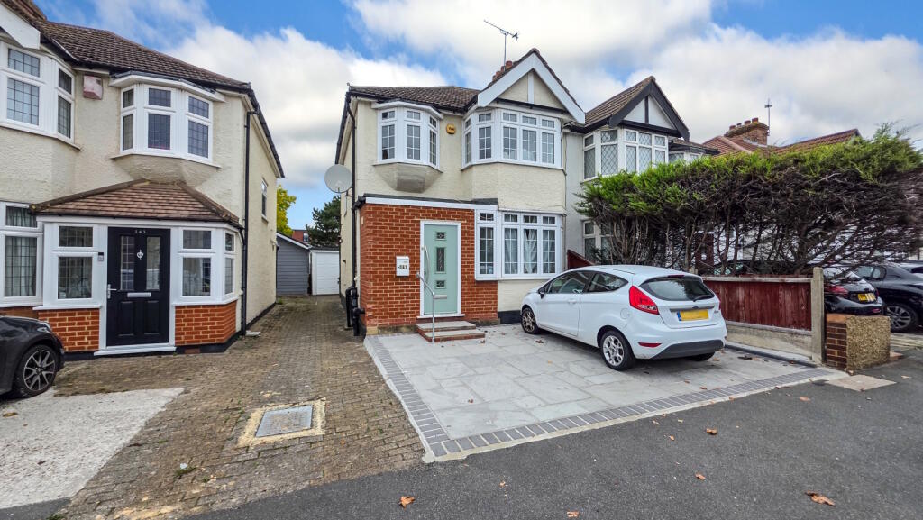 Main image of property: Carlton Road, Gidea Park, RM2