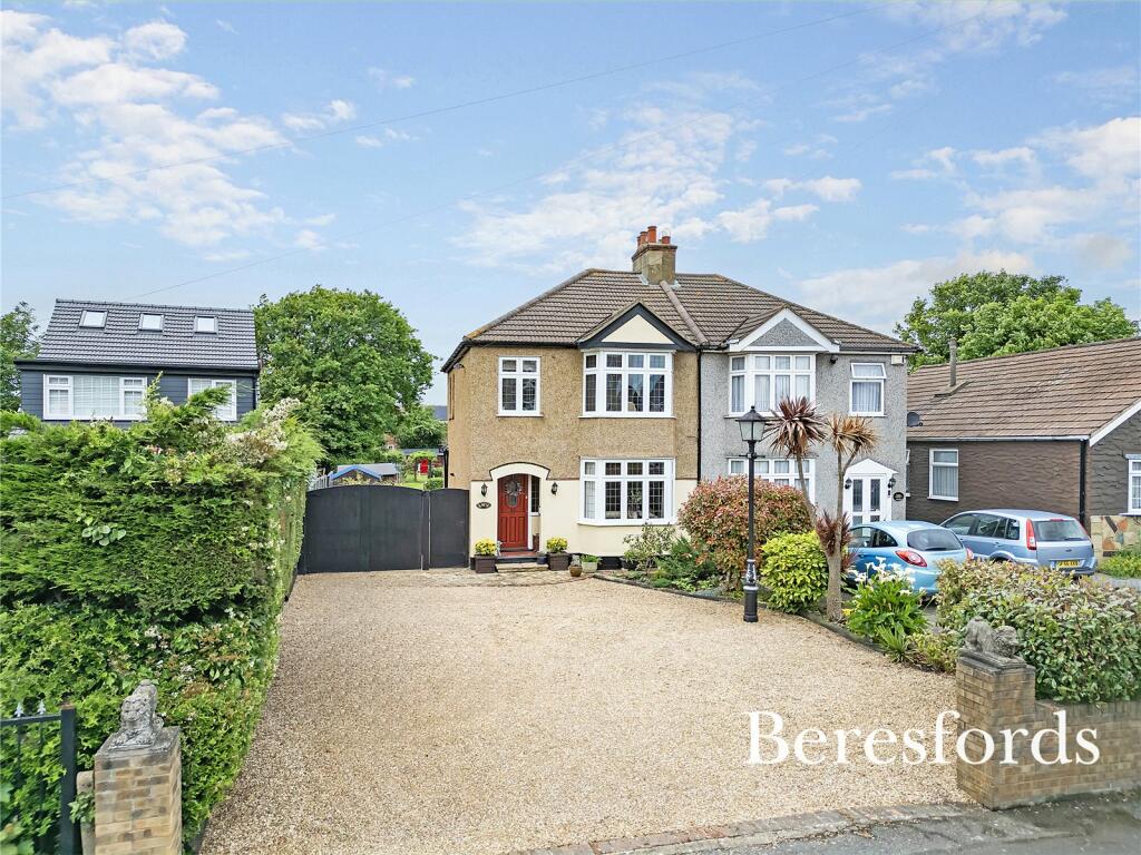 3 bedroom semidetached house for sale in Upminster Road North, Rainham