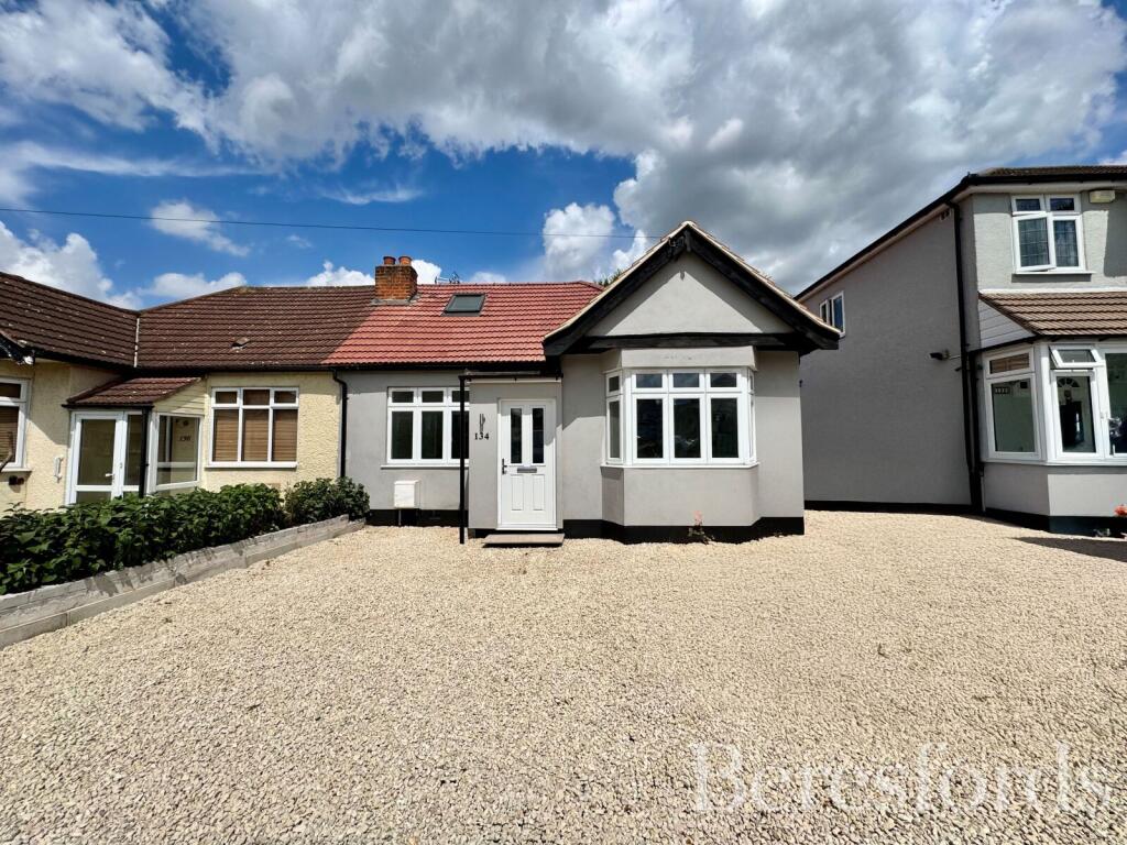 Main image of property: The Avenue, Hornchurch, RM12
