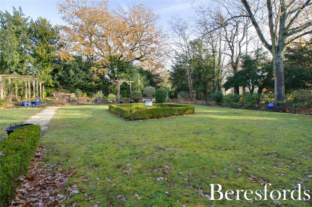 Additional property image - Huskards, Back Lane, CM4