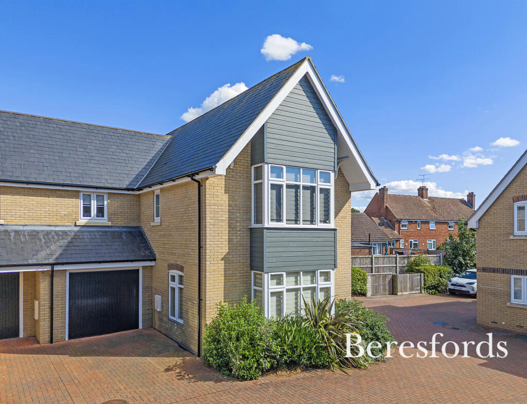 Additional property image - Brookmans View, Stock, CM4
