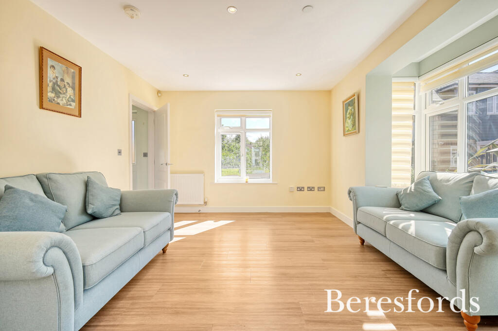 Additional property image - Brookmans View, Stock, CM4