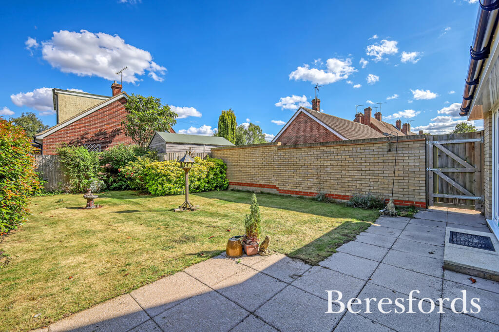 Additional property image - Brookmans View, Stock, CM4