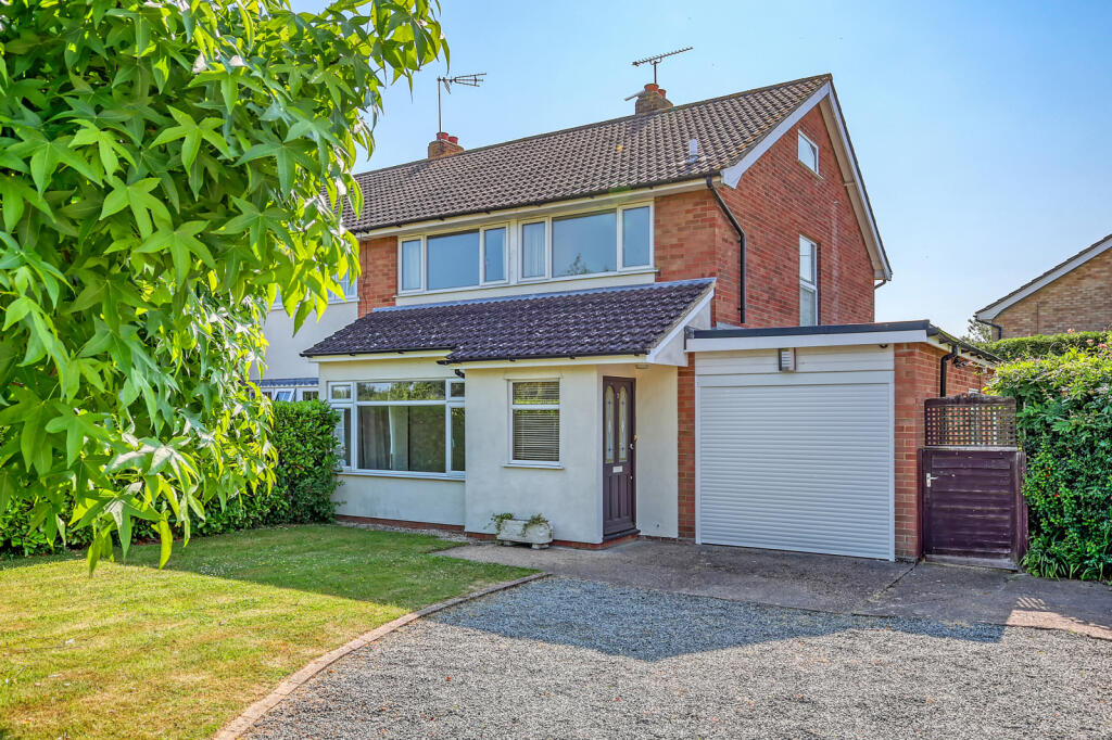 Main image of property: Orchard Piece, Blackmore, CM4