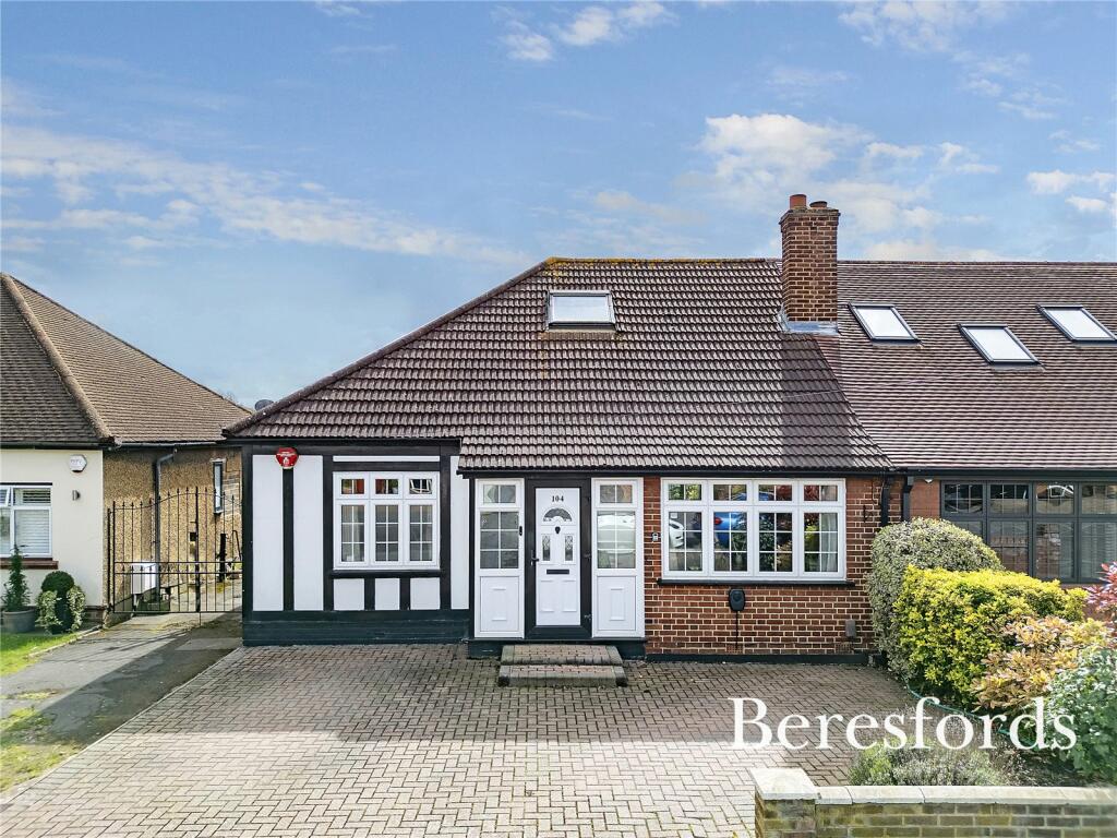 4 bedroom semidetached house for sale in Cranston Park Avenue