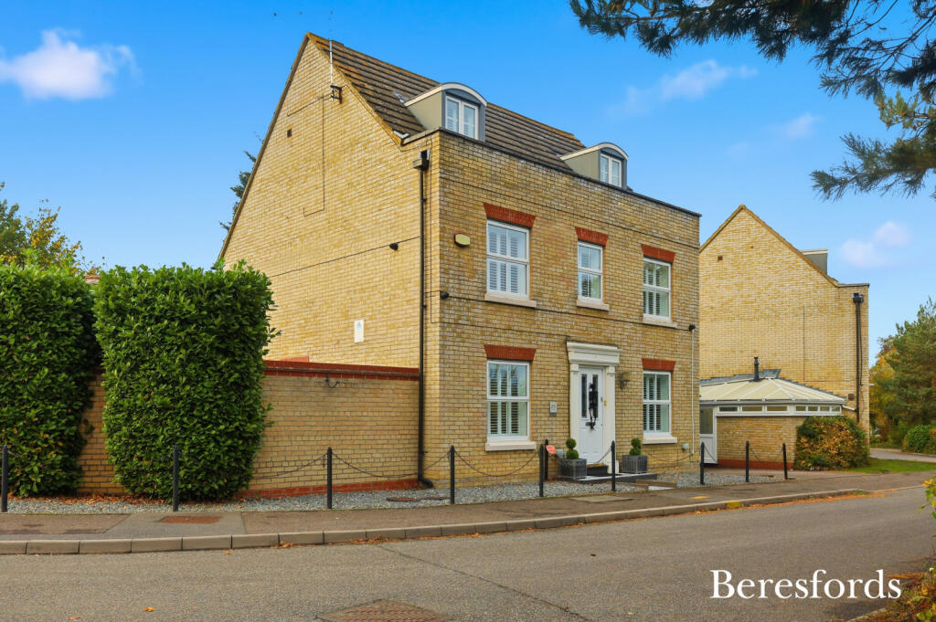 Main image of property: Hyde Close, Chafford Hundred, RM16