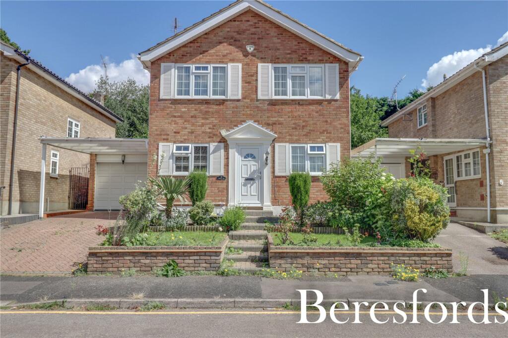 4 bedroom detached house for sale in Shenfield Place, Shenfield, CM15