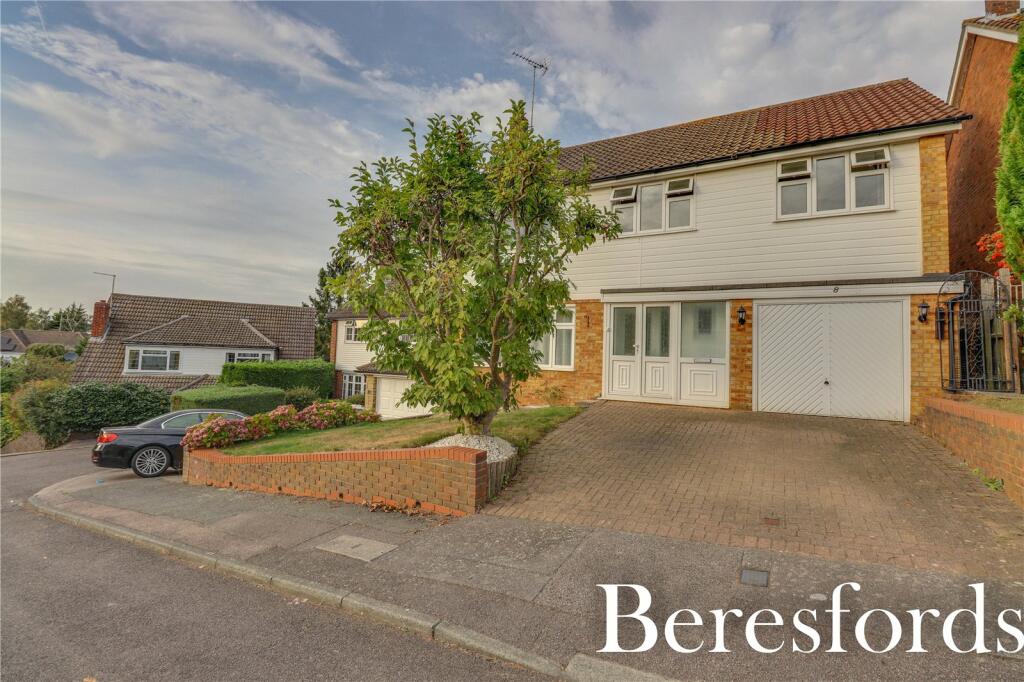 4 bedroom detached house for sale in Longfellow Drive, Hutton, CM13