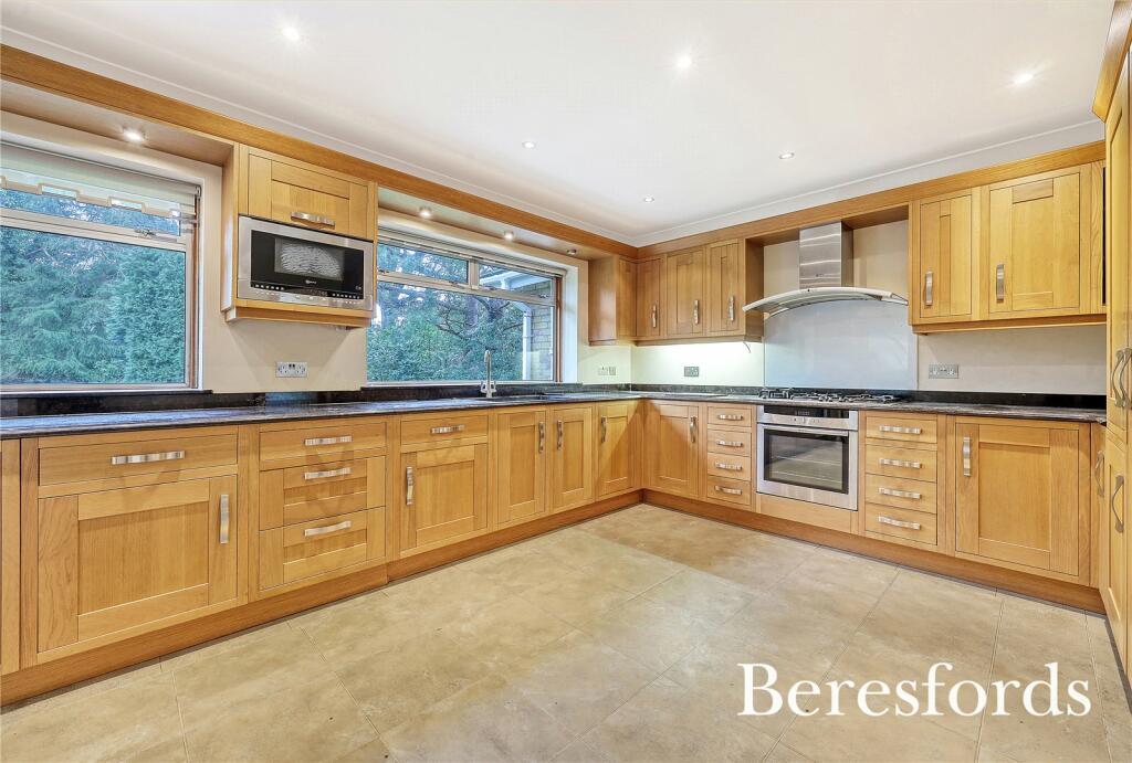 Additional property image - Spurgate, Hutton Mount, CM13