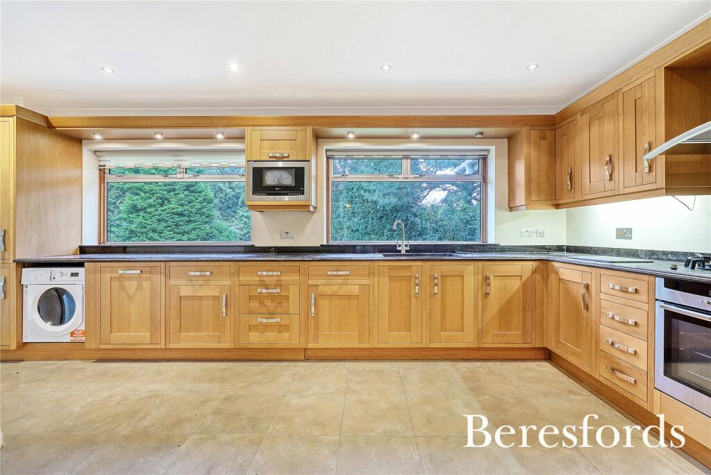 Additional property image - Spurgate, Hutton Mount, CM13