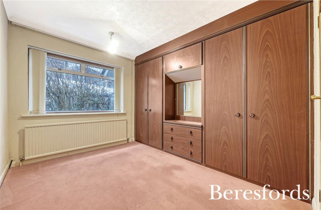 Additional property image - Spurgate, Hutton Mount, CM13