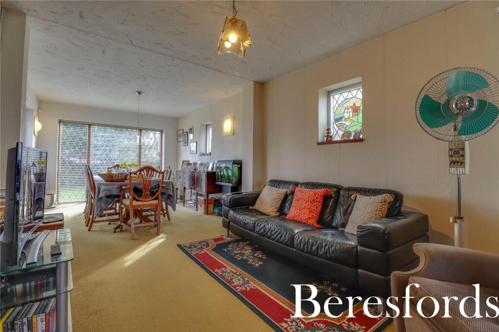 Additional property image - Chelmsford Road, Shenfield, CM15