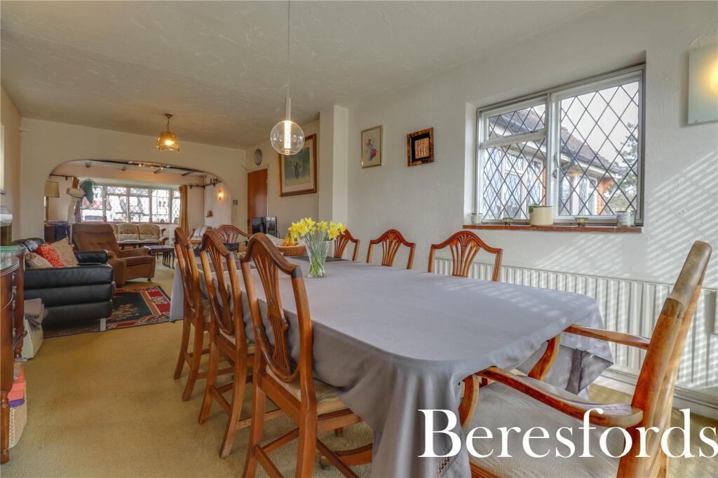 Additional property image - Chelmsford Road, Shenfield, CM15