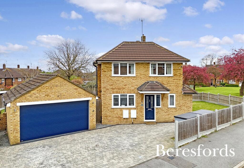 4 bedroom end of terrace house for sale in Hutton Drive, Hutton, CM13