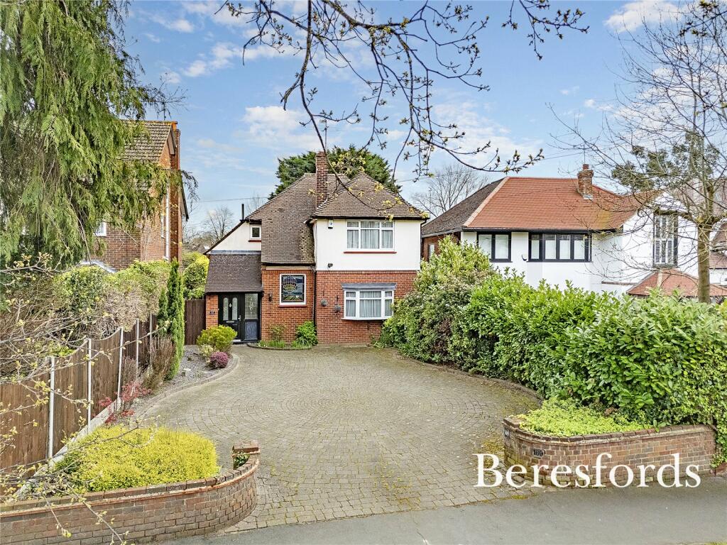 4 bedroom detached house for sale in Priests Lane, Shenfield, CM15