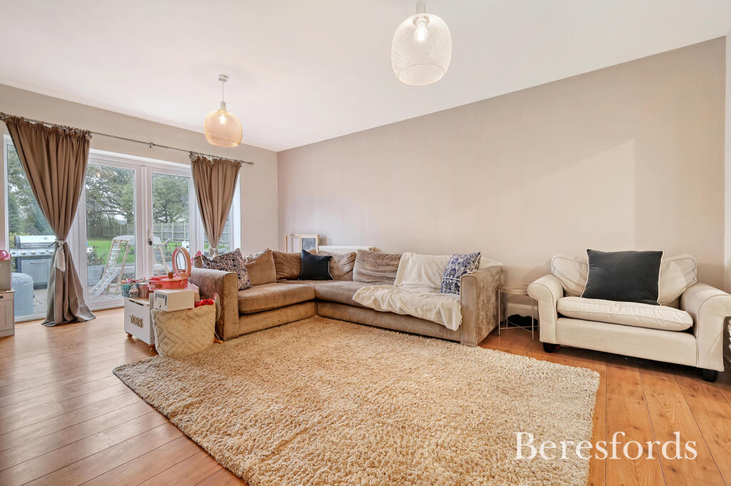 Additional property image - Chelmsford Road, Shenfield, CM15
