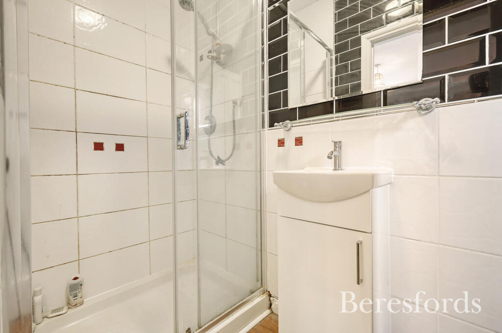 Additional property image - Chelmsford Road, Shenfield, CM15