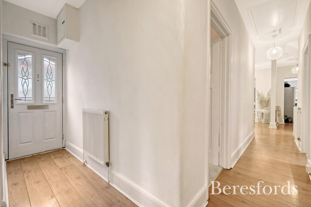 Additional property image - Chelmsford Road, Shenfield, CM15
