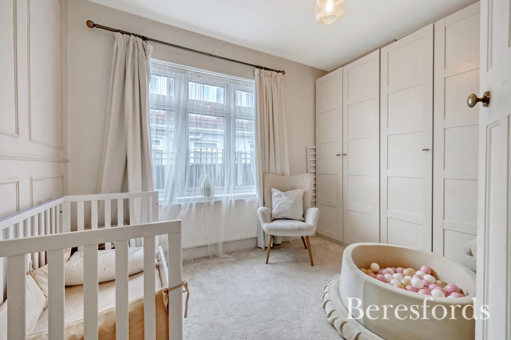 Additional property image - Chelmsford Road, Shenfield, CM15