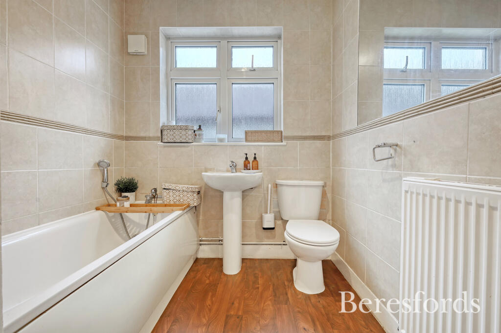 Additional property image - Chelmsford Road, Shenfield, CM15