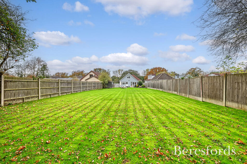 Additional property image - Chelmsford Road, Shenfield, CM15