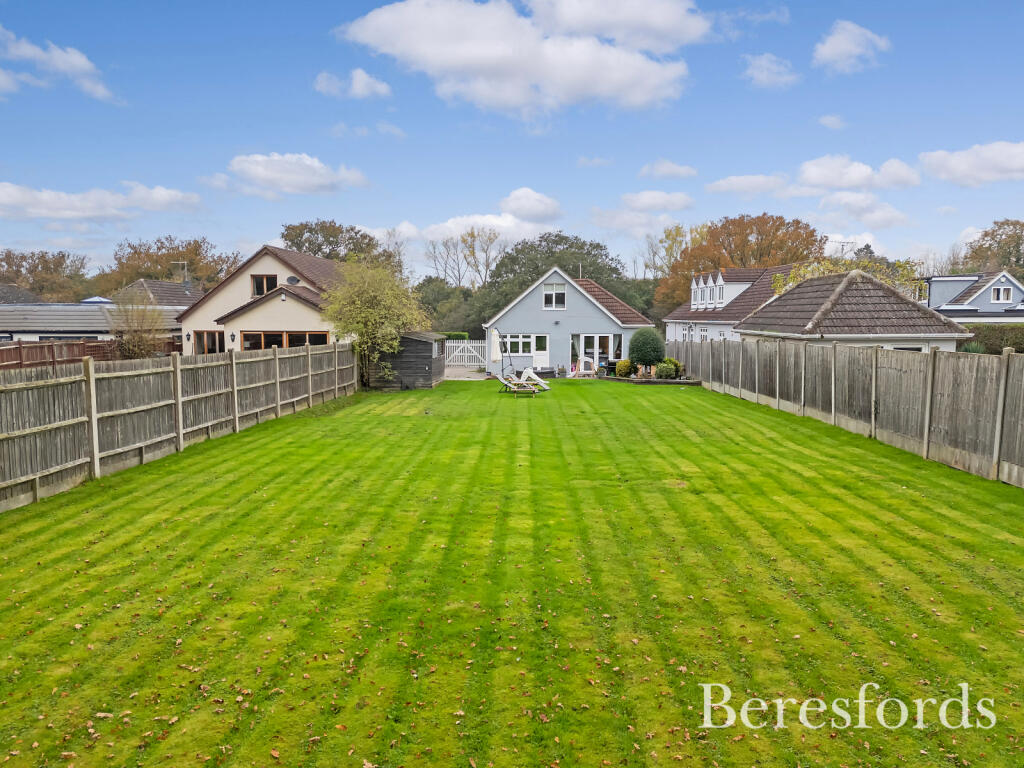 Additional property image - Chelmsford Road, Shenfield, CM15