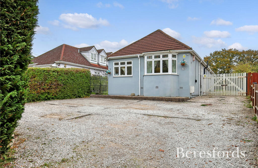 Additional property image - Chelmsford Road, Shenfield, CM15