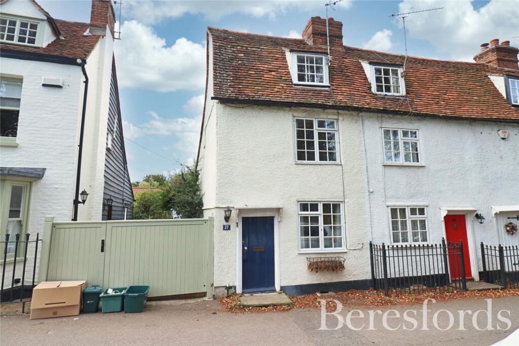 2 bedroom end of terrace house for sale in The Green, Writtle, CM1