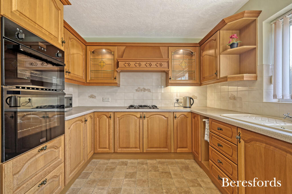 Additional property image - Millfields, Writtle, CM1