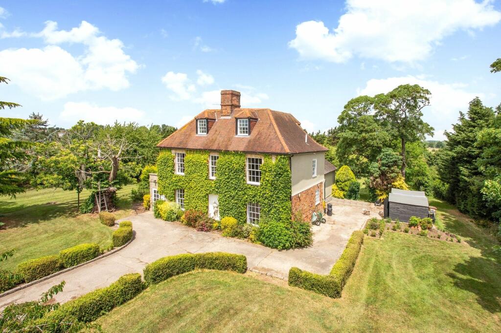 6 bedroom detached house for sale in Lawn Lane, Chelmsford, CM1