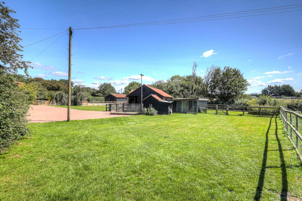 Additional property image - Doddinghurst Road, Pilgrims Hatch, CM15