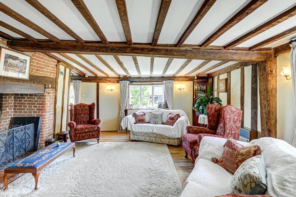 Additional property image - Doddinghurst Road, Pilgrims Hatch, CM15